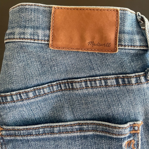 Madewell high rise jeans size 27 with buttons in the front. - Picture 3 of 6